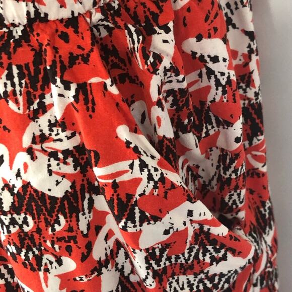 Banana Republic Shorts Romper Faux Wrap Red and Black Floral size Small - Picture 11 of 16